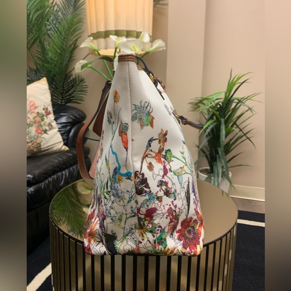 ELLIOTT LUCCA Ana In White Spring Botanica Tote Bag - Picture 4 of 16